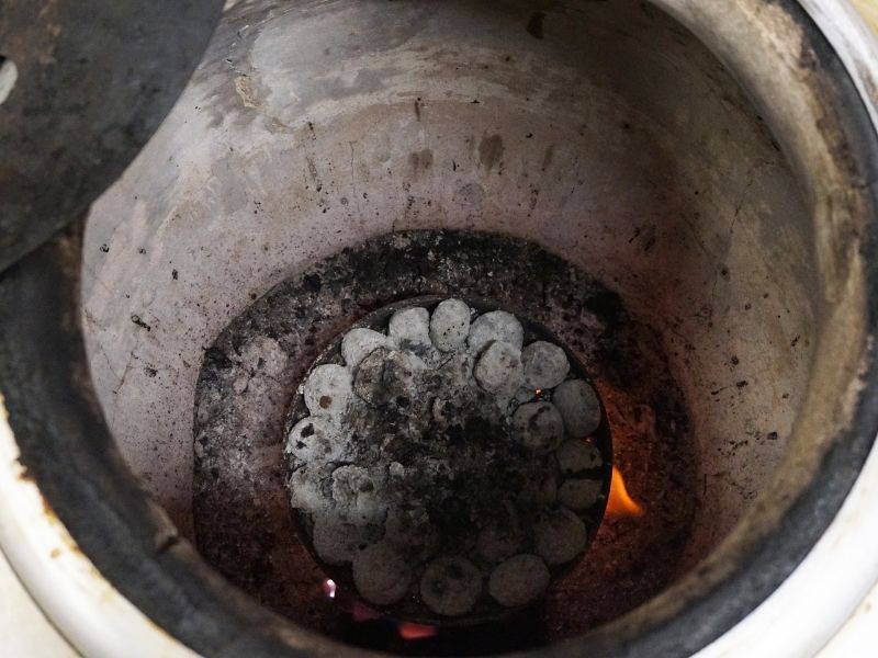 Tandoor oven for cooking tandoori vegetables