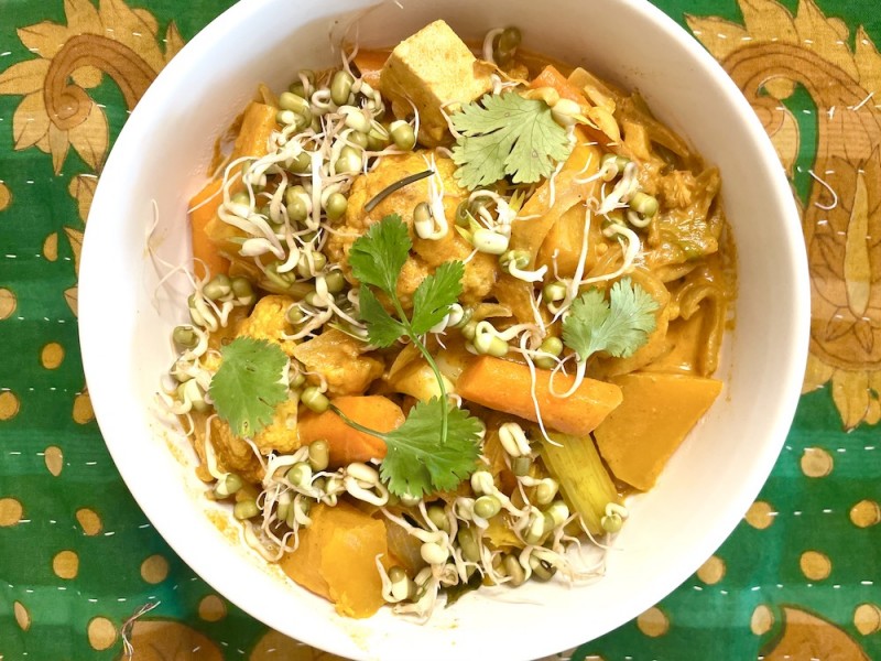 Curry with sprouted lentil in a bowl